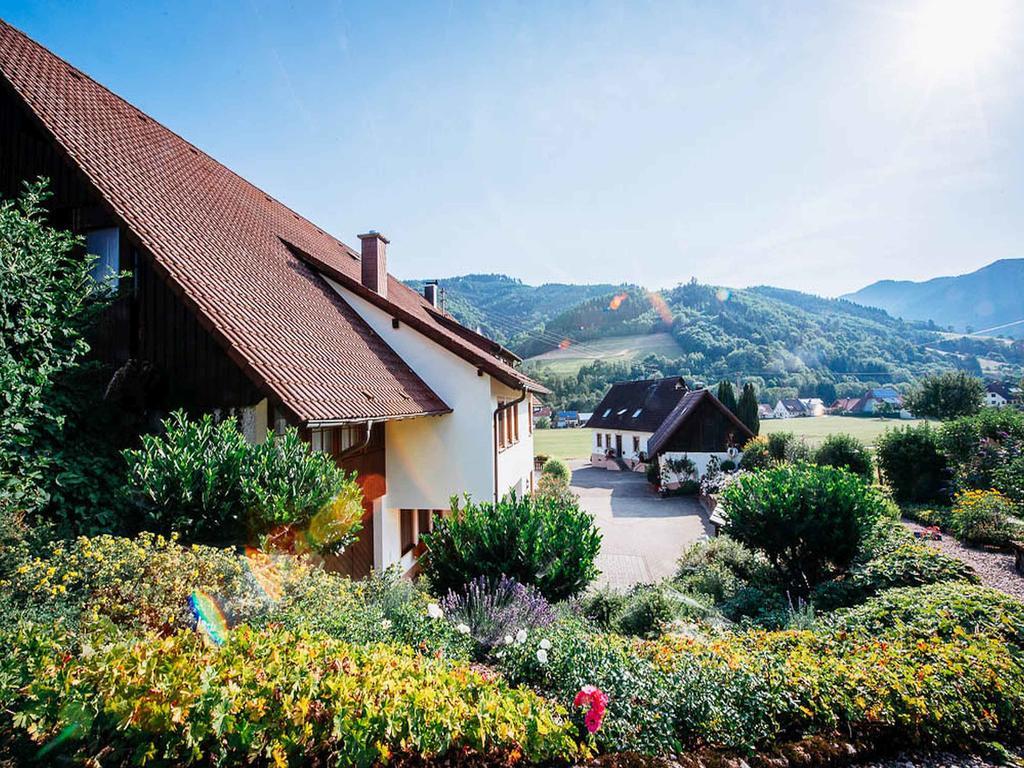 Schiebenrothenhof Hotel Simonswald Exterior photo
